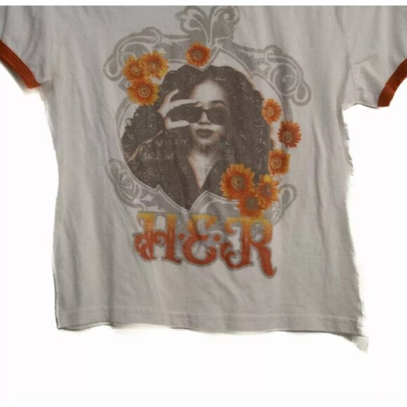 HER Womens White Red Cotton T-Shirt Graphic Print Cropped Top Short Sleeve M - Picture 3 of 7